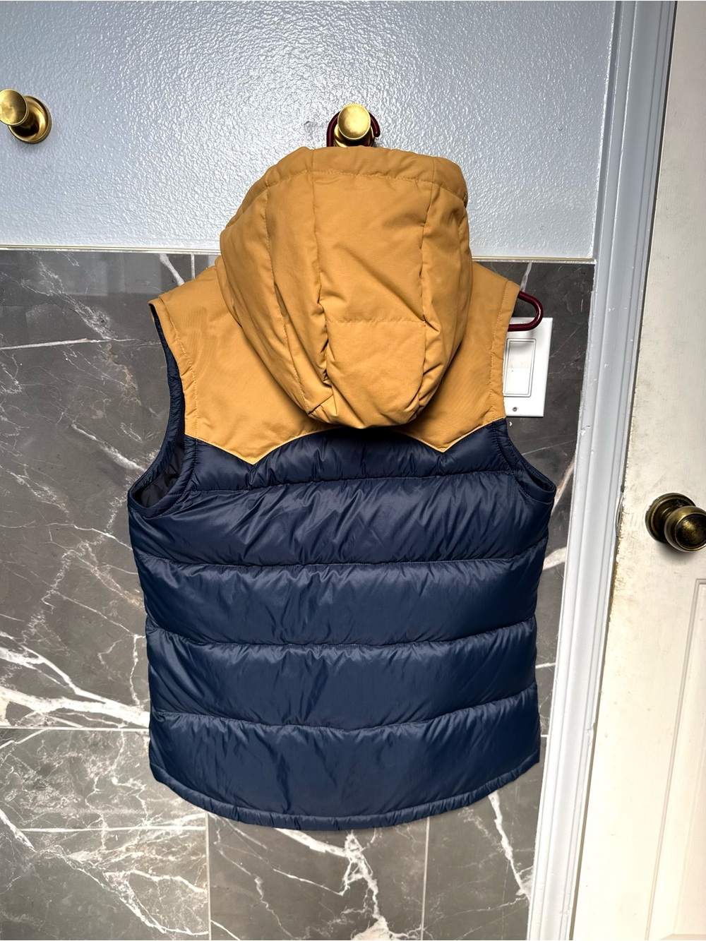 Patagonia hooded Bivy down vest - Picture 5 of 5